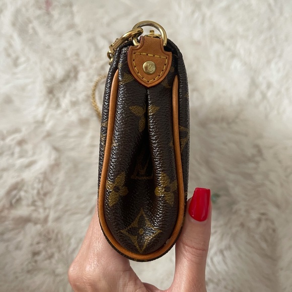 Louis Vuitton Eva Monogram Clutch Pouch - Picture 4 of 10